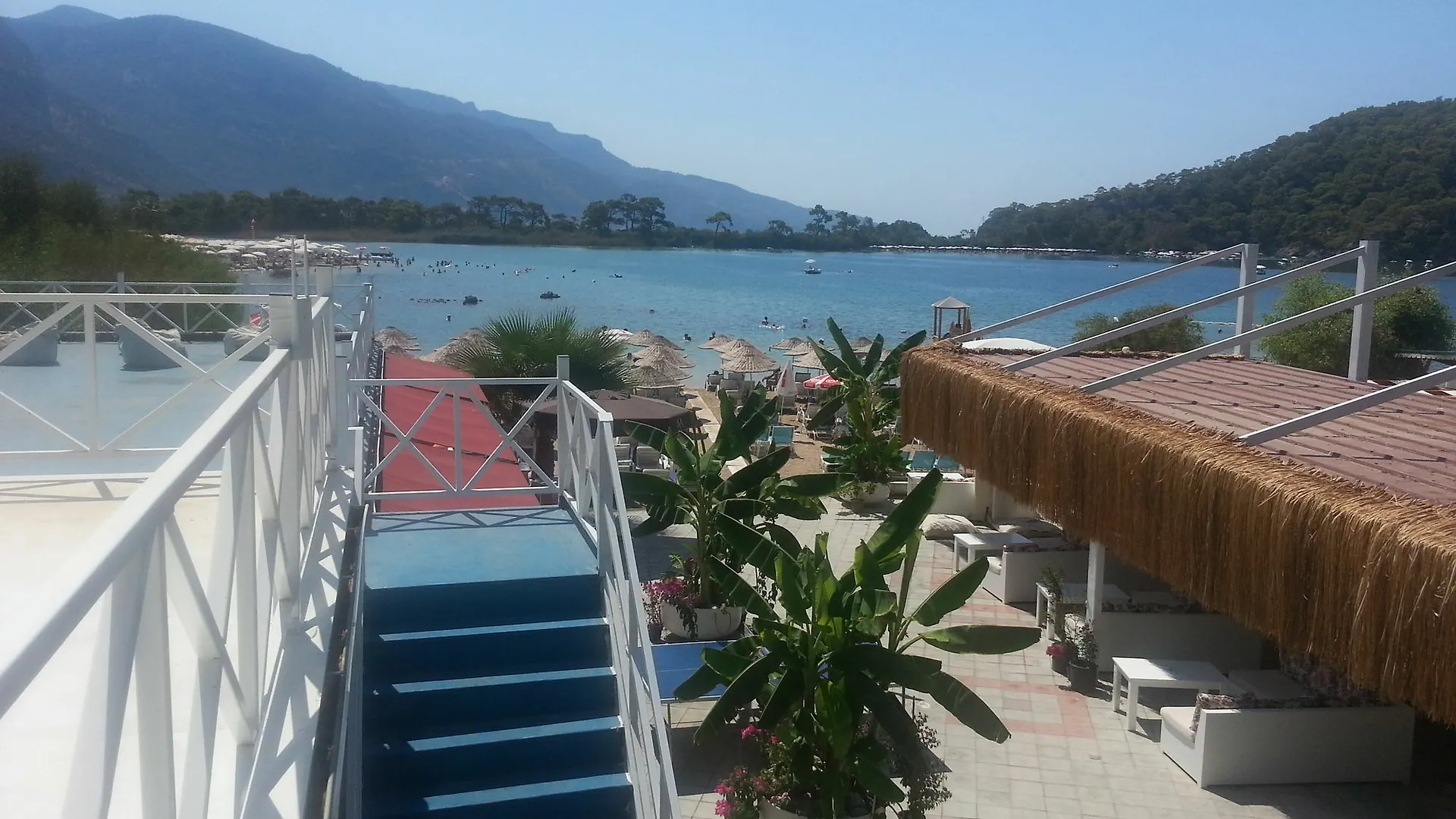 Golden Sand Beach Club & Caravan Holidays 厄吕代尼兹 营地
